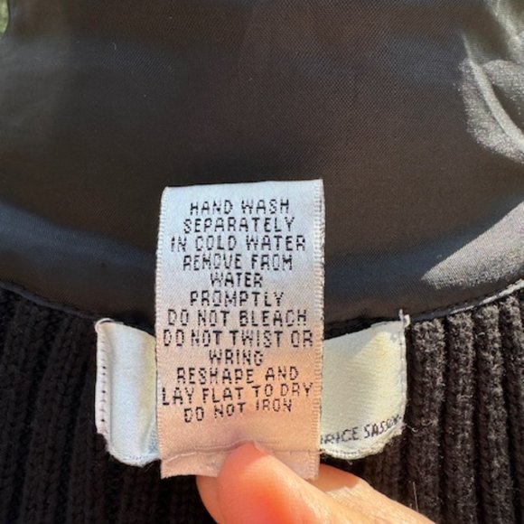 KIKIT Zippered Vest Black Faux Fur front/Sweater Back (reversible) Size 8 - Picture 12 of 14